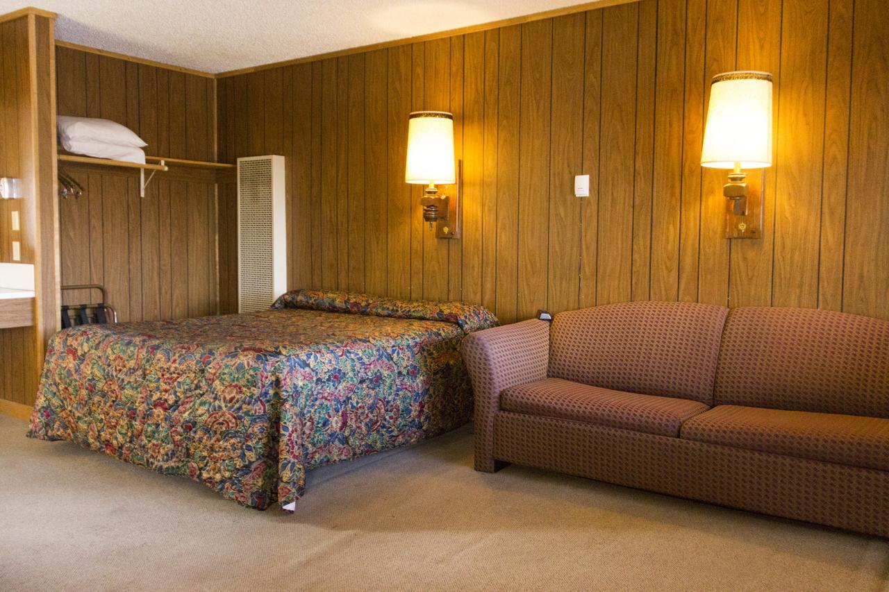 The Village Inn Motel & Restaurant Challis Exterior foto